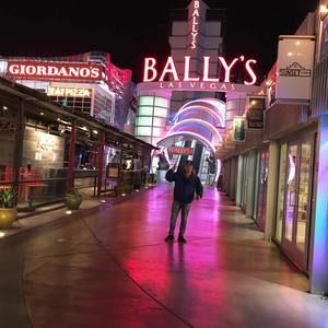 Meet your Posher, Fabian